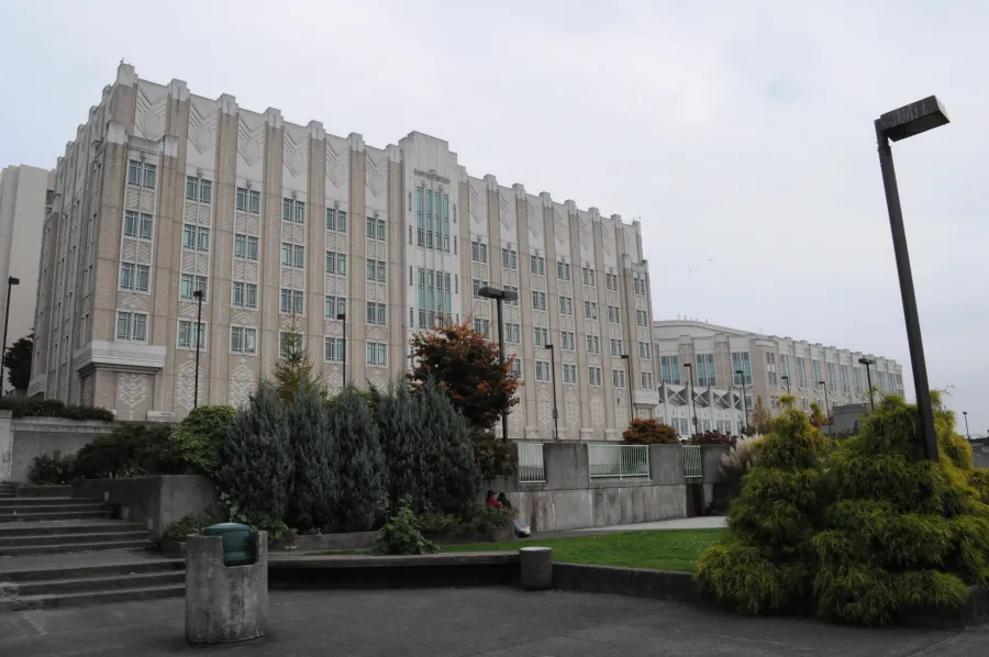 seattle_-_harborview_medical_center_04.jpg